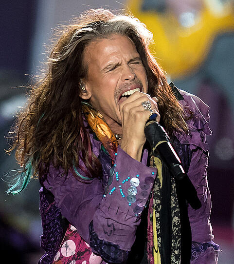 Ob der Name "Aero-Vederci Baby" wirklich Programm ist? Die Rocker haben jedenfalls extrem viel Spaß an ihrem Job. Und vielleicht überlegen sie es sich ja doch noch einmal anders. Die Bilder vom Mega-Gig auf dem Königsplatz sprechen Bände...