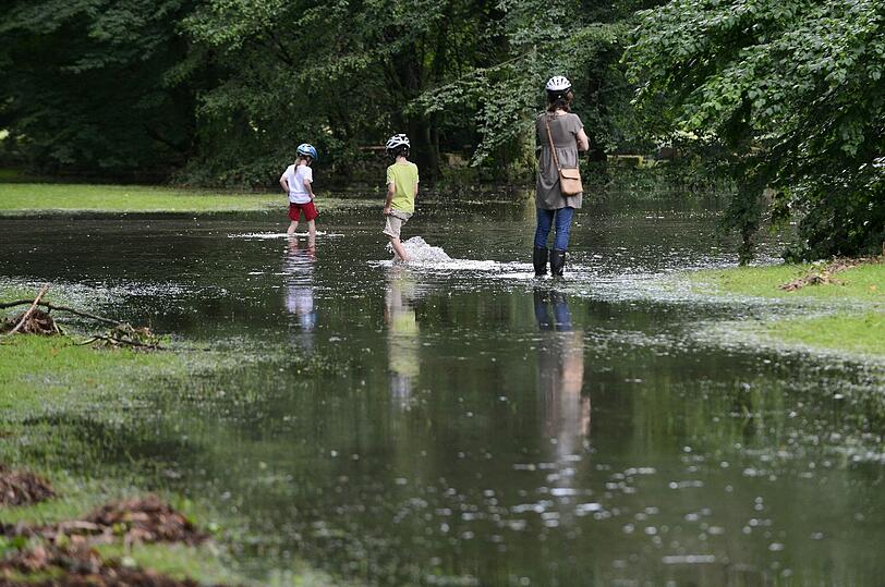 Hagel, Gewitter, Regen und Blitze: So wütete das Unwetter am Mittwoch in Deutschland. Die Bilder...