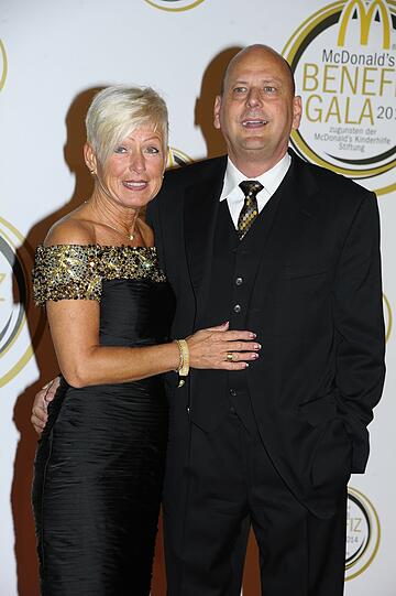 Holger Beeck (Vorstandsvorsitzender und Präsident McDonald's Deutschland) und Frau Renate