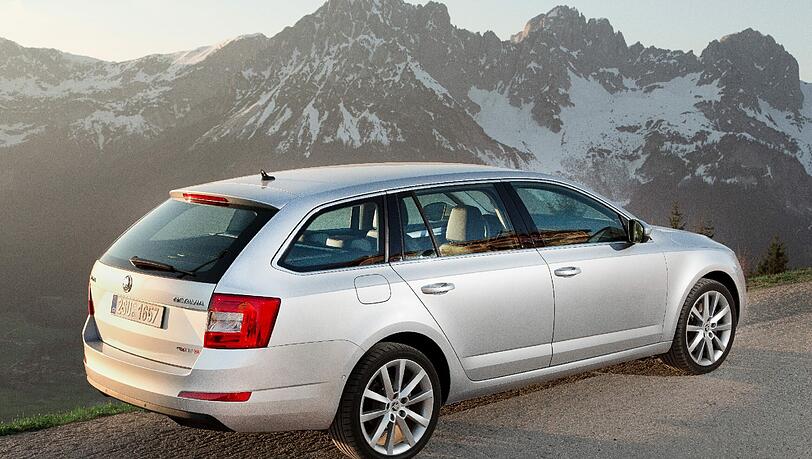 Der Skoda Octavia Combi steht elegant und schick da. Er schaut so geräumig aus, wie er auch ist. Der Skoda Octavia Combi steht elegant und schick da. Er schaut so geräumig aus, wie er auch ist.