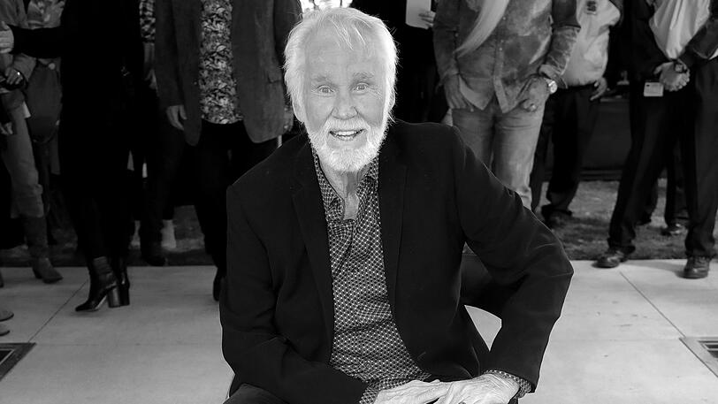 Der Country-Superstar Kenny Rogers starb im Alter von 81 Jahren.