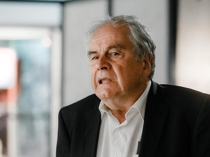 Frido Mann meint, dass der amtierende Präsident der USA krank sei.