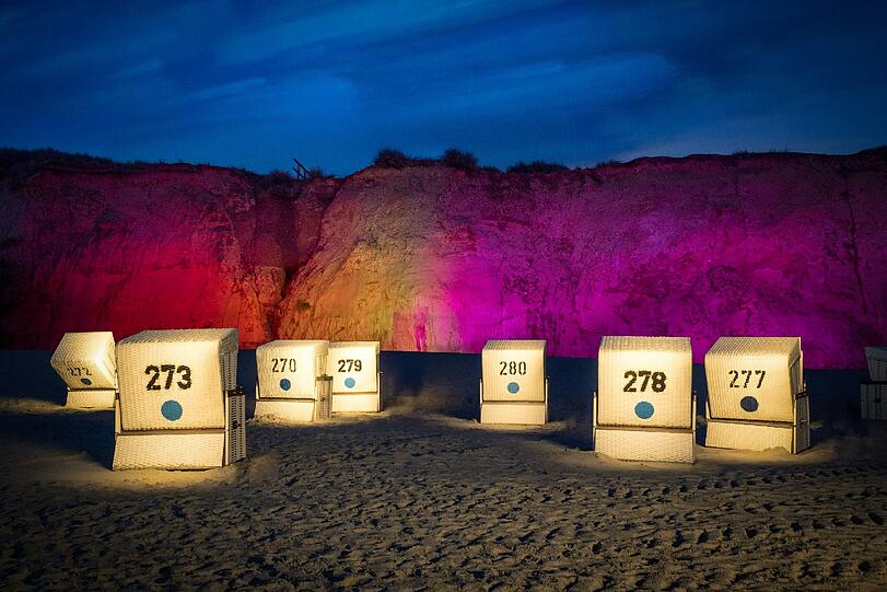 Lightpainting &ndash; dabei verlässt der Fotograf während der Aufnahme den Standpunkt hinter dem Stativ und wird zum Akteur in Bewegung.