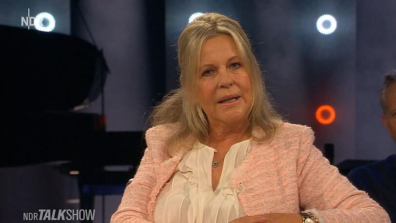 Schauspielerin Anja Schüte pflegte ihre an Krebs erkrankte Mutter. Schauspielerin Anja Schüte pflegte ihre an Krebs erkrankte Mutter.