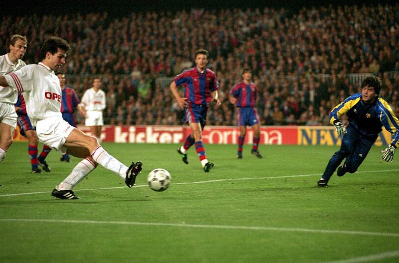 OUVERTÜRE FÜR BECKENBAUERS TRIUMPF: 16.4. 1996: FC Barcelona &ndash; FC Bayern 1:2, Uefapokal-Halbfinale: Nach dem 2:2 im Hinspiel drehten die Bayern in einer irren Partie durch Babbel und Witeczek das Spiel und zogen unter Otto Rehhagel ins Finale gegen Bordeaux ein. Kurios: Inzwischen war Rehhagel gefeuert wurden, war Endspiel-Triumph (2:0, 3:1) saß Beckenbauer der Coach.