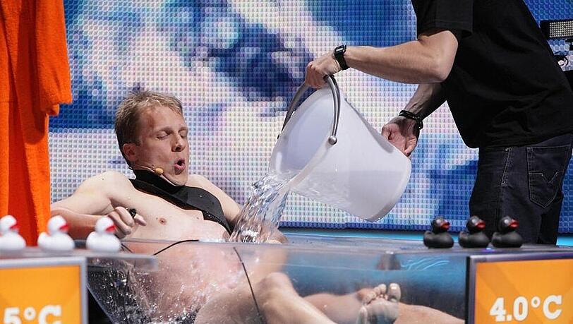 Ein Eisbad für Oliver Pocher bei "Alle auf den Kleinen" Ein Eisbad für Oliver Pocher bei "Alle auf den Kleinen"