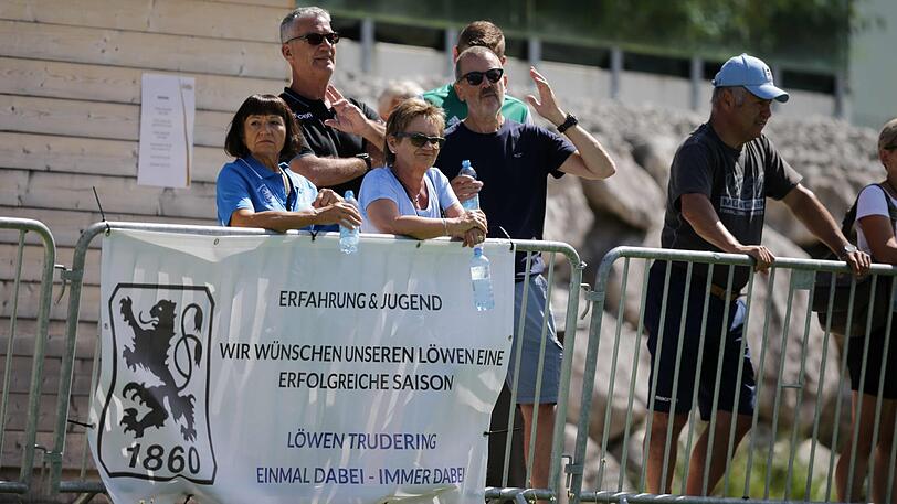 Viele Anhänger sind dem TSV 1860 ins Trainingslager in Windischgarsten gefolgt - für die kommende Saison haben die Löwen bis dato über 6.000 Dauerkarten verkauft.
