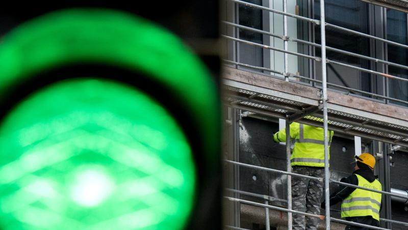 Immer mehr Menschen in Deutschland finden einen festen Job.