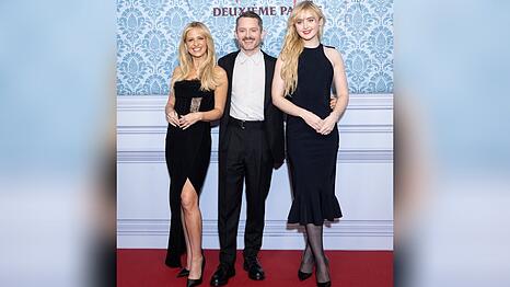 Sarah Michelle Gellar (li.), Elijah Wood und Kathryn Newton bei der Premiere von "Ready or Not 2: Here I Come" in Paris am 25. M&auml;rz 2026.
