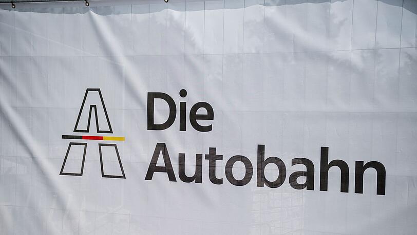 Die Autobahn 70 bei Bamberg muss gesperrt werden. (Symbolbild) Die Autobahn 70 bei Bamberg muss gesperrt werden. (Symbolbild)