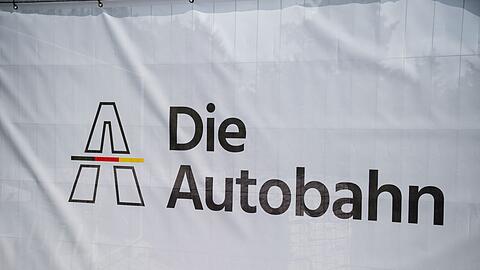 Die Autobahn 70 bei Bamberg muss gesperrt werden. (Symbolbild)