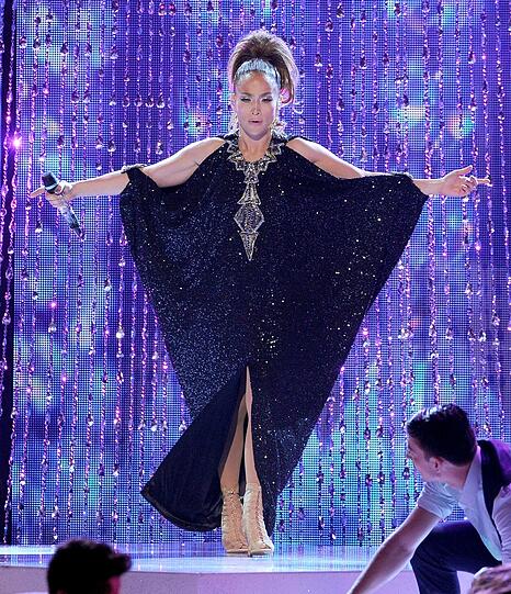Sexy Jennifer Lopez auf der Bühne.