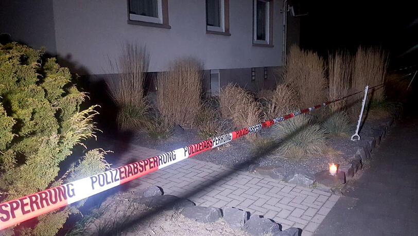 Die Polizei hat den Fundort der Leiche im Osnabrücker Stadtteil Schinkel abgesperrt. Die Polizei hat den Fundort der Leiche im Osnabrücker Stadtteil Schinkel abgesperrt.