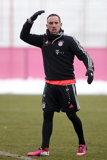 Die Bayern trainieren am Donnerstag bei frostigen -5 Grad Außentemperatur an der Säbener Straße.