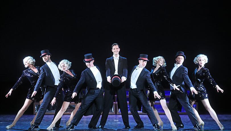 Das Gershwin-Musical &bdquo;Ein Amerikaner in Paris&ldquo; holt das Flair der frühen Nachkriegszeit auf die Bühne.