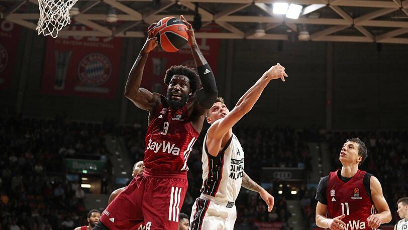 Mit Wucht und Willen: Bayerns Basketballer um Othello Hunter sind nach dem Mailand-Sieg bereit fürs Gipfeltreffen mit Alba.