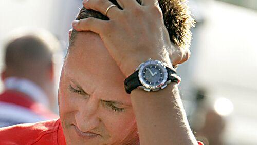 Michael Schumacher verhält sich ungeschickt im normalen Straßenverkehr Michael Schumacher verhält sich ungeschickt im normalen Straßenverkehr