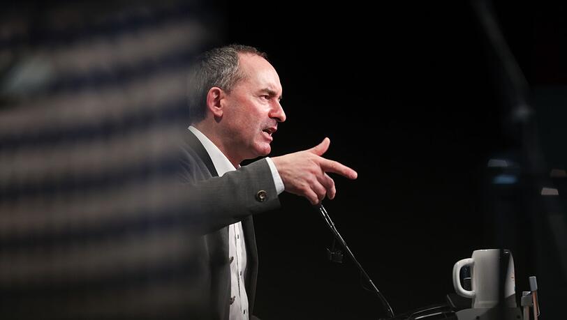 Ein Schreckgespenst für die CSU? Den Namen von Hubert Aiwanger wollte man beim Koalitionspartner nicht nennen.