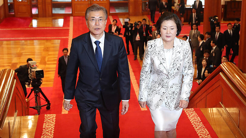 Neu im Amt: der südkoreanische Präsident Moon Jae In und seine Frau Kim Jung Sook.