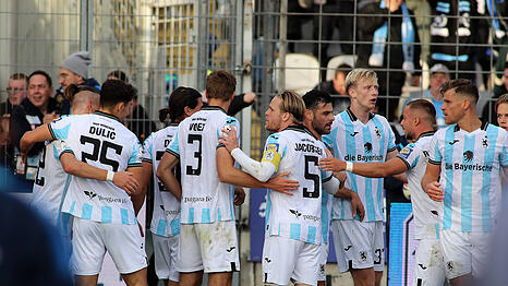 Der TSV 1860 jubelt gegen Duisburg.