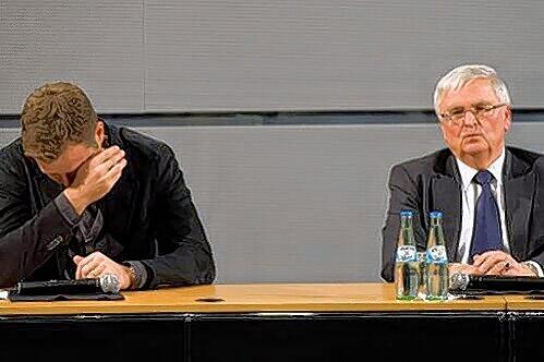 Enkes Witwe Teresa Enke, die als Vorstandsvorsitzende der Robert-Enke-Stiftung fungiert, hatte im Oktober zum Beitritt der Gruppe aufgerufen und als Ziel 100.000 Teilnehmer ausgegeben.

&bdquo;Lasst uns gemeinsam ein Zeichen setzen. Für Robert und Millionen Menschen&ldquo;, heißt es auf der Facebook-Seite. Depressionen seien &bdquo;ein Teil unserer Gesellschaft&ldquo;. Robert Enke hatte sich am 10. November 2009 aufgrund der Krankheit vor einen fahrenden Zug geworfen.