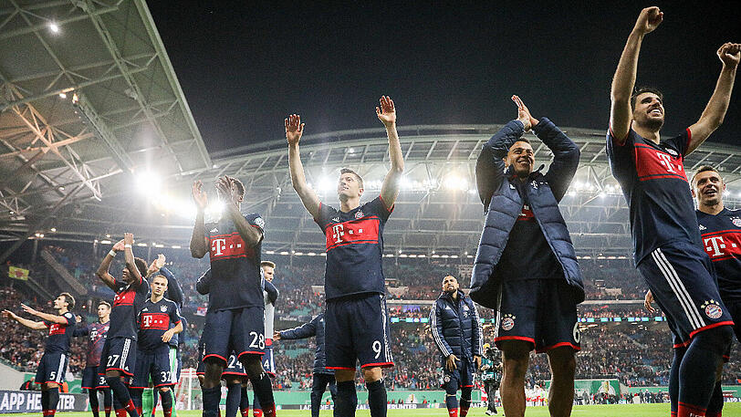 Packendes Pokal-Drama in Leipzig: Die Bayern-Stars hatten am Ende Grund zum Jubeln.