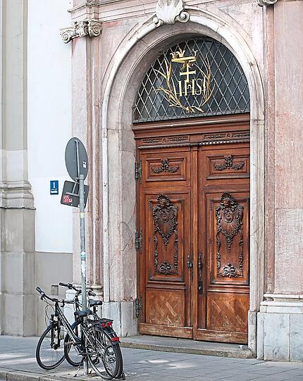 Im Inneren sehr sehenswert: die Damenstiftkirche St. Anna.
