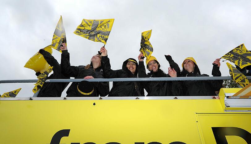 ...mit Fans an Bord...