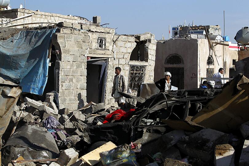 Schiitische Huthi-Rebellen sind bis in den Süden des Jemens marschiert, jetzt greifen Saudi-Arabien und die arabischen Verbündeten mit Kampfjets in den blutigen Konflikt ein - Die Bilder.