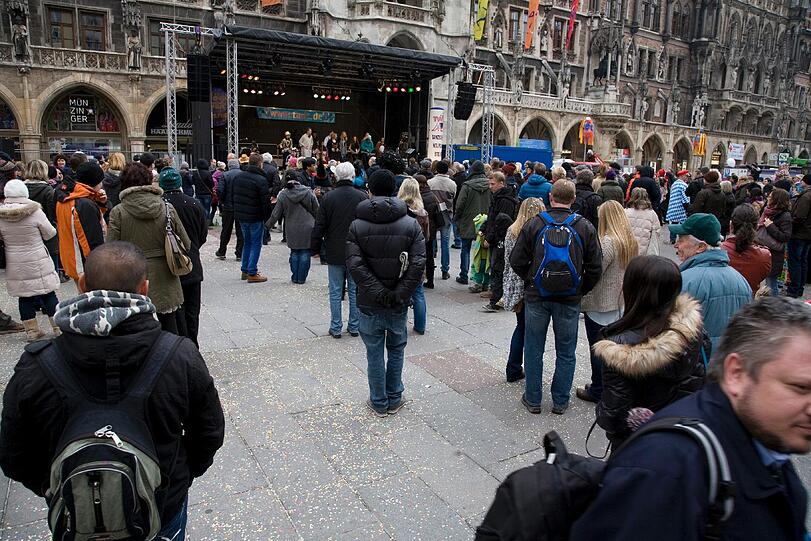 Buntes Treiben am Faschingssonntag in der Innenstadt