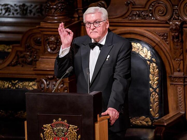 Bundespräsident Frank-Walter Steinmeier während seiner Rede beim traditionellen Matthiae-Mahl des Hamburger Senats.