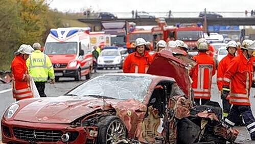In diesem Ferrari starb Christian Dzida. In diesem Ferrari starb Christian Dzida.