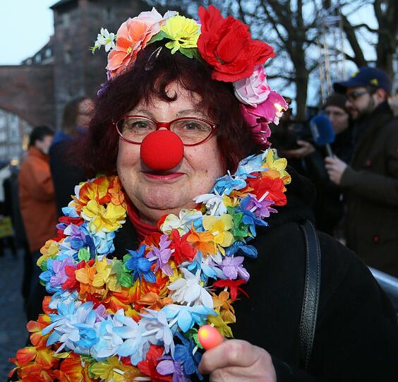 "Tanz gegen den Pegida - Arbeiterfasching": Die Bilder!