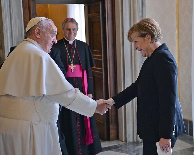 Papst Franziskus empfängt Bundeskanzlerin Angela Merkel zu einer Privataudienz im Vatikan.