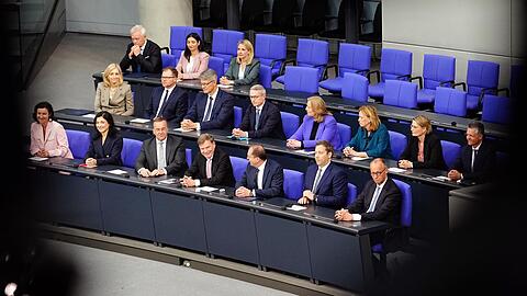 Die frisch gebackene schwarz-rote Regierung.