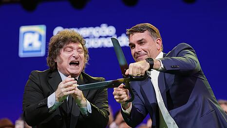 Argentiniens ultraliberaler Pr&auml;sident Javier Milei (l) nahm an der Veranstaltung teil.