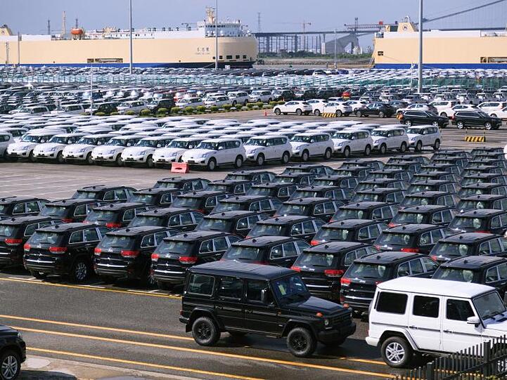 Auto-Verschiffung im Hafen der chinesischen Stadt Guangzhou: Der Handelsstreit mit den USA schadet nicht nur China.