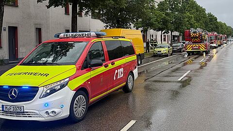 Menschen kamen nicht zu Schaden, zur Höhe des entstandenen Sachschadens kann die Feuerwehr keine Angaben machen. Menschen kamen nicht zu Schaden, zur Höhe des entstandenen Sachschadens kann die Feuerwehr keine Angaben machen.