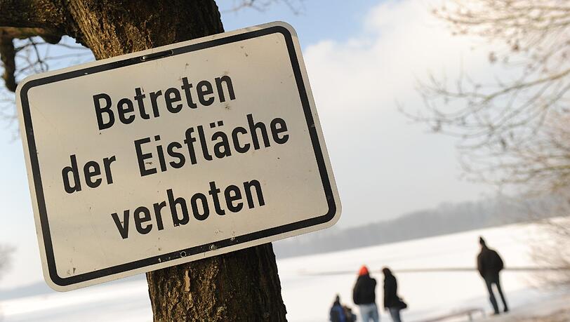Das Wetter wird wärmer – gerade jetzt sind zugefrorene Seen gefährlich. Das Wetter wird wärmer – gerade jetzt sind zugefrorene Seen gefährlich.