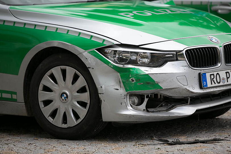 Eine halbe Stunde jagte die Polizei dem Einbrecher im Landkreis Traunstein hinterher. Erst in Tittmoning wurde er gestoppt. Die Bilder.