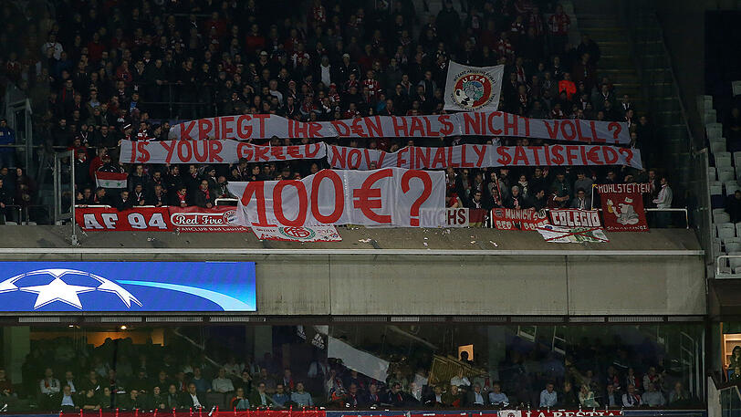 "Kriegt ihr d€n Hal$ nicht voll?" - Das Banner der Bayern-Anhänger beim Spiel gegen Anderlecht.