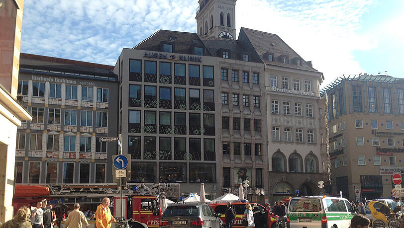 Die U-Bahn-Hof am Marienplatz wurde evakuiert! Die Feuerwehr war mit einem Großaufgebot vor Ort. Die U-Bahn-Hof am Marienplatz wurde evakuiert! Die Feuerwehr war mit einem Großaufgebot vor Ort.