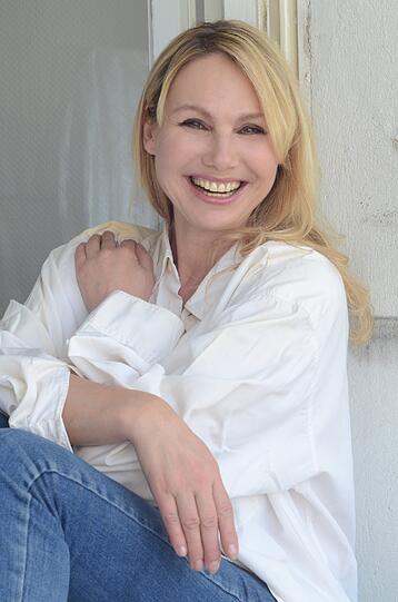 Auch im TV-Knast: Ex-Dolly-Dollar Christine Zierl.