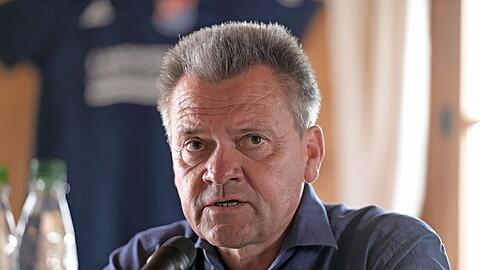 Unterhaching mit Vereinspräsident Manfred Schwabl.