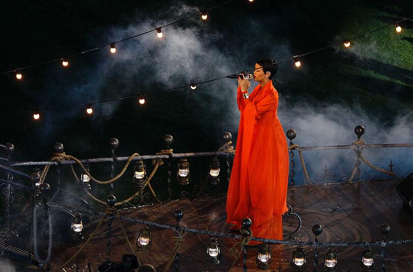 Mit einer rauschenden Abschlusszeremonie vor 80 000 Zuschauern heizten Coldplay und Superstar Rihanna im ausverkauften Olympiastadion so richtig ein. Die Bilder!