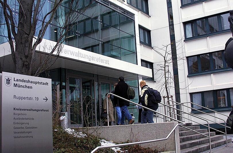 Die Wartezeiten im KVR sollen nach dem Willen der SPD auf maximal 30 Minuten begrenzt werden.