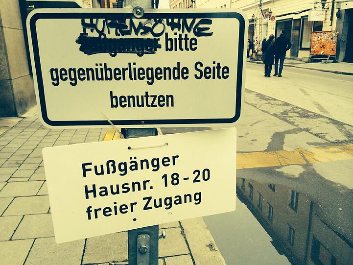 Wer hier wohnt, kann das gigantische Spektakel vom Innenhof aus beobachten.