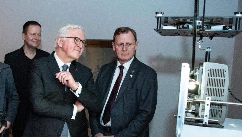 Bundespräsident Frank-Walter Steinmeier bei der feierlichen Eröffnung von "100 Jahre Bauhaus" in der Akademie der Künste in Berlin. Bundespräsident Frank-Walter Steinmeier bei der feierlichen Eröffnung von "100 Jahre Bauhaus" in der Akademie der Künste in Berlin.