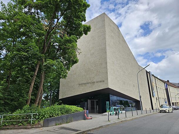 Mondäne Moderne: Das Sudetendeutsche Museum. Mondäne Moderne: Das Sudetendeutsche Museum.