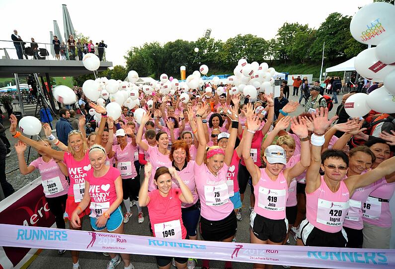 Rosa Frauenpower im Olympiapark: Die Bilder vom Women's Run 2012.